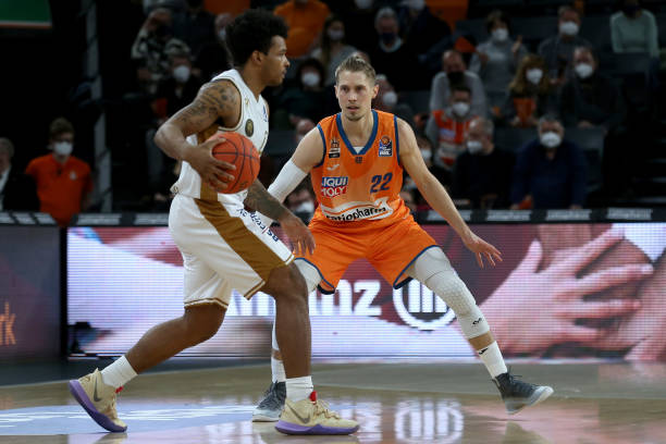 他真诚地表 他真诚地表